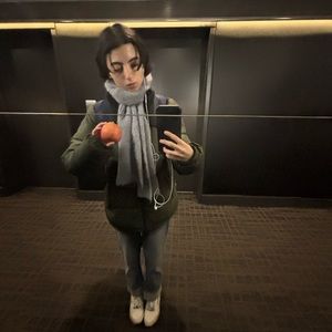 Meet your Posher, Avin